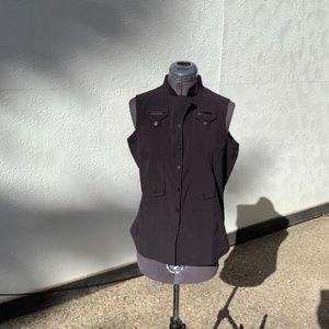 Jamie Sadock black loose fitting size small sleeveless golf shirt.